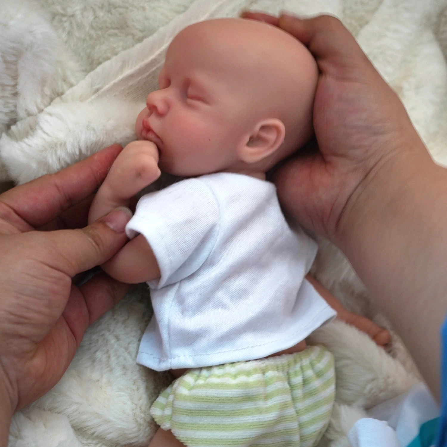 دمية طفل سيليكون كامل الجسم لل - مراجعة Reborn Baby Doll Silicone Realistic وسعره