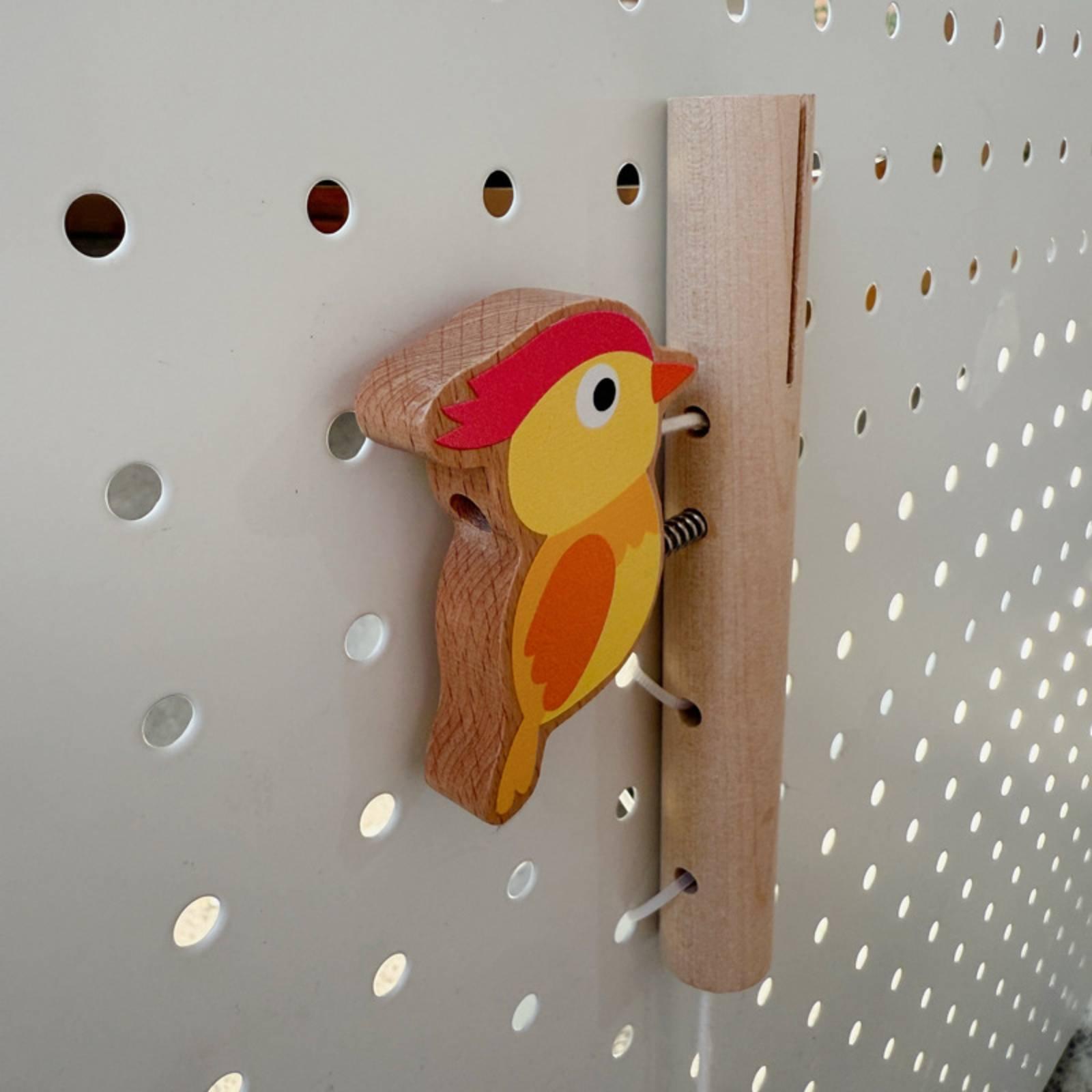 لوحة أنشطة خشبية مع لعبة طائر  - مراجعة Montessori Wooden Busy Board Toddler وسعره